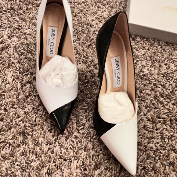 Jimmy Choo Black and White Love 100 Asymmetrical Two-tone Leather Pumps - Picture 3 of 12